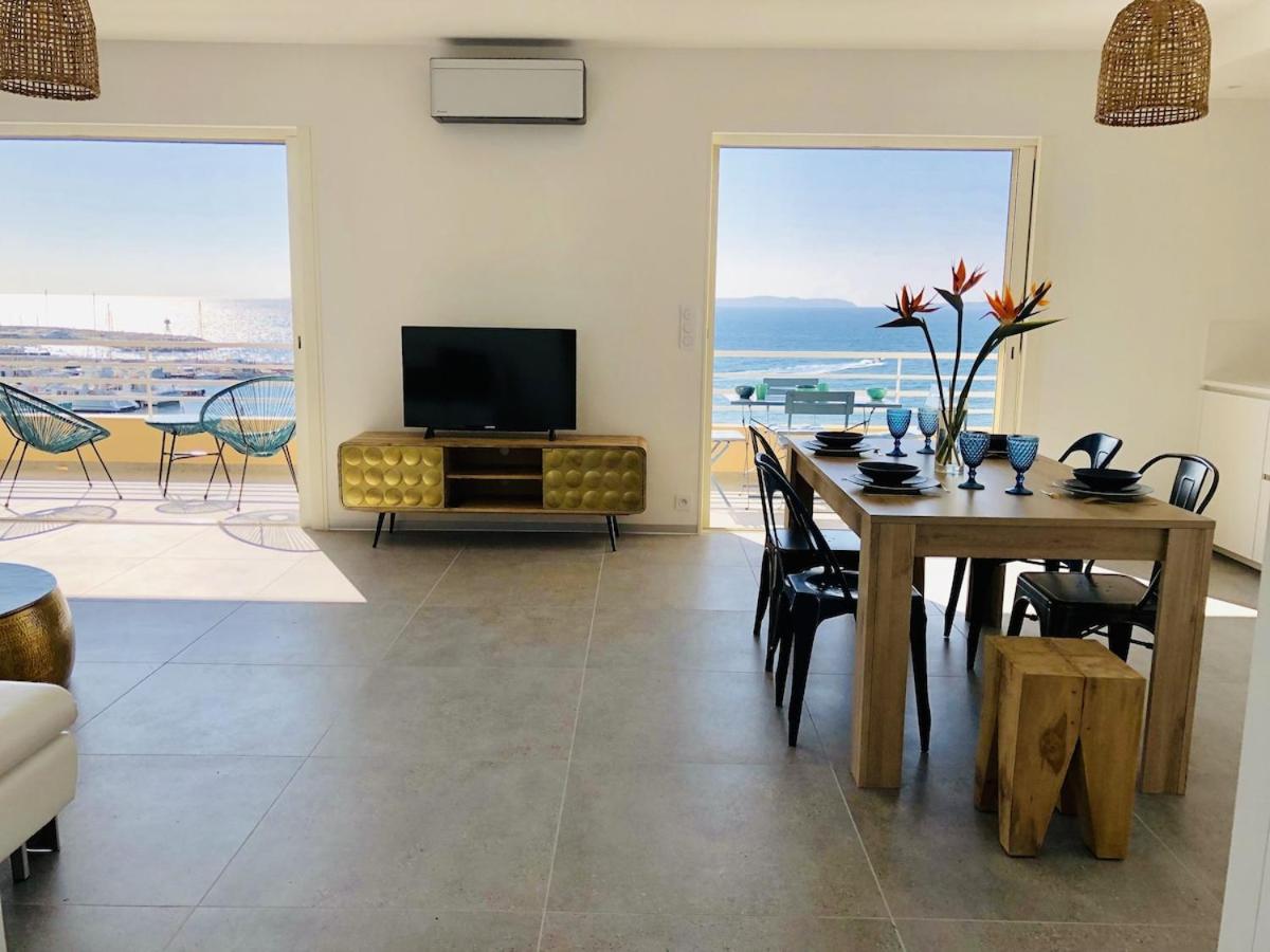 T3 Front De Mer Dernier Etage Vue Mer Petit Havre De Paix Pour Vos Vacances Emplacement Unique Vue Mer Panoramique A 180 Degres Pour Ce T3 En Face De La Plage Front De Mer Vue Sur Les Iles 5 Et Dernier Etage Avec Ascenseur Le Lavandou Dış mekan fotoğraf
