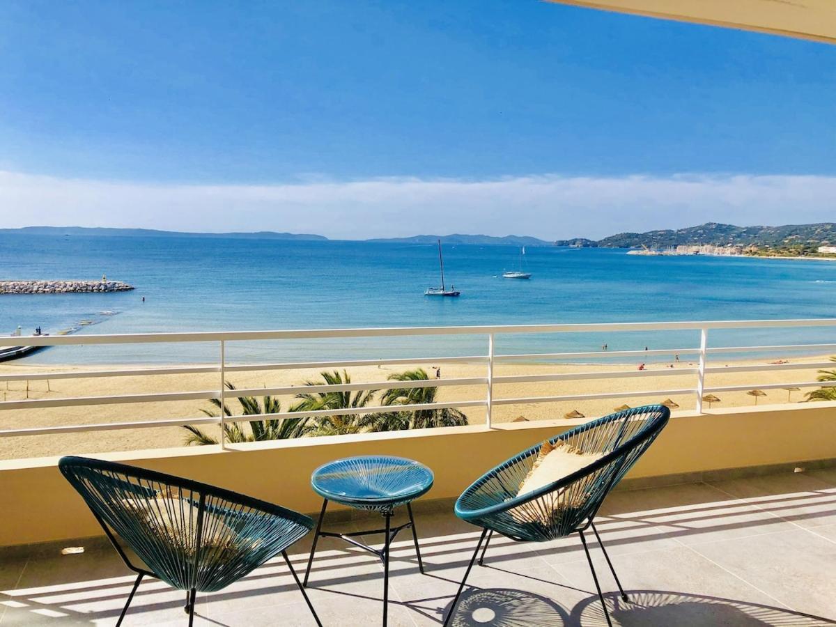 T3 Front De Mer Dernier Etage Vue Mer Petit Havre De Paix Pour Vos Vacances Emplacement Unique Vue Mer Panoramique A 180 Degres Pour Ce T3 En Face De La Plage Front De Mer Vue Sur Les Iles 5 Et Dernier Etage Avec Ascenseur Le Lavandou Dış mekan fotoğraf